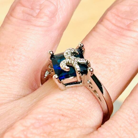 Dark Blue Silver Tone Design Over Stone Ring Size 7 - Picture 4 of 6